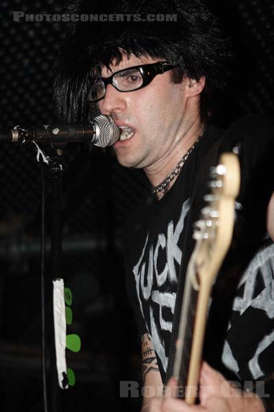 UNCOMMONMENFROMMARS - 2006-06-06 - PARIS - Batofar - 